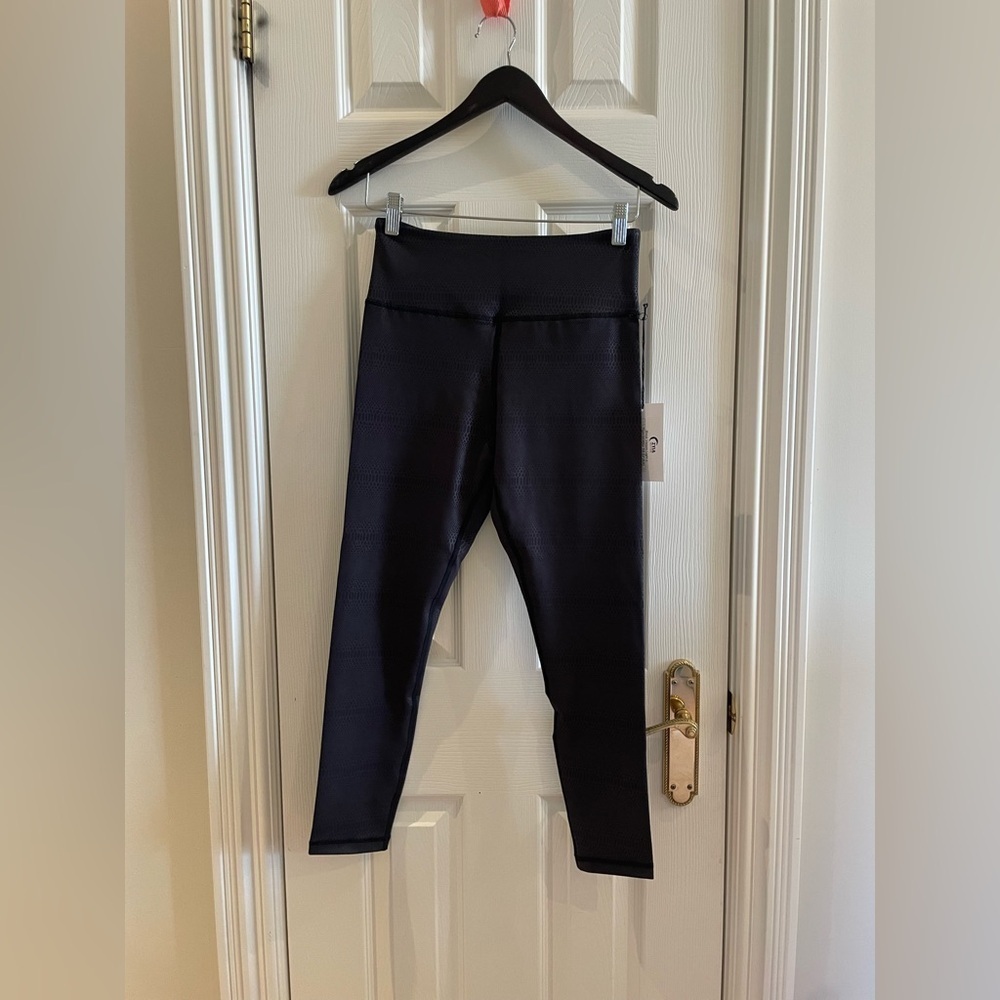 Black textured Zyia leggings